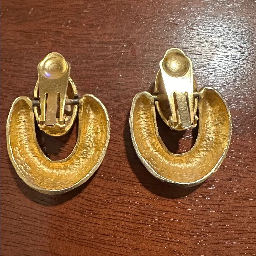 Vintage Chunky Door Knocker Clip on Earrings - Picture 2 of 5